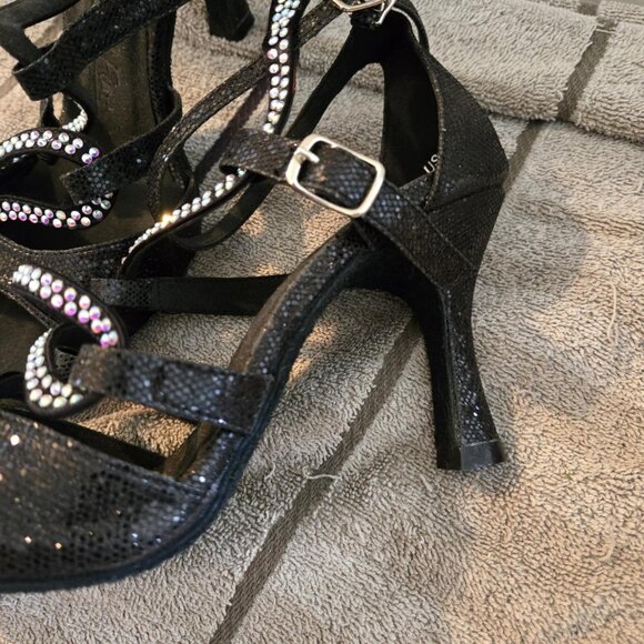 Vera fine shoe size 7 1/2 - Picture 3 of 3